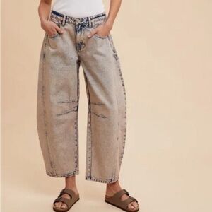 Annie Wear Mineral Wash Barrel Leg Jeans NWT